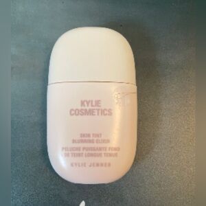 Kylie Cosmetics Skin Tint Blurring Elixir - 10C